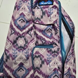 KAVU XL SLING BAG NWOT CONDITION